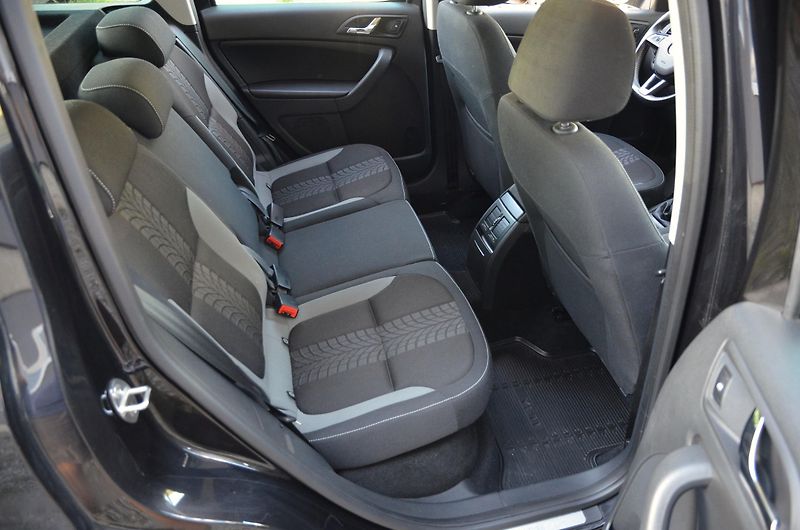 Škoda Yeti (2014) 1.4 TSi Adventure XENON /TAŽNÉ - fotka 13 z 34