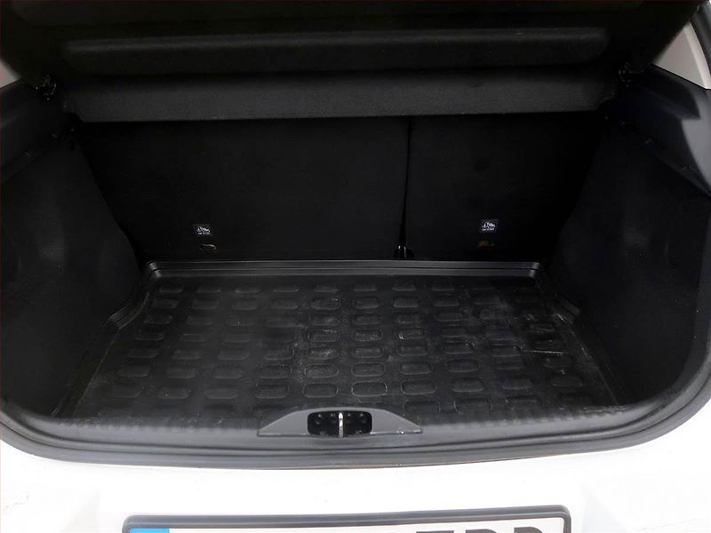Citroën C3 (2017) Feel 1.2 PureTech, Serv.kniha - fotka 12 z 16
