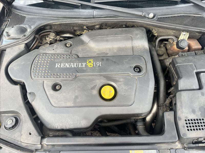 Renault Laguna 1,9 dCi TAŽNÉ SERVIS STK 3/28 - fotka 27 z 33