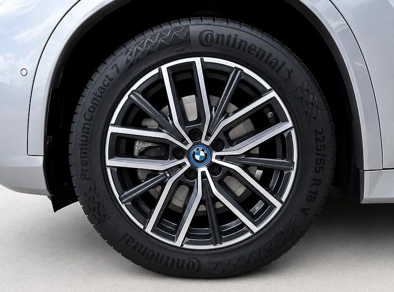 BMW X1 xDrive30e M-Sport - fotka 28 z 28