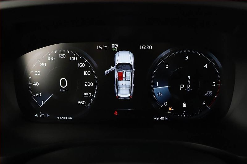 Volvo V60 (2021) R-Design B4 - fotka 8 z 17