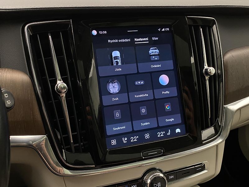 Volvo V90 B4 AWD BRIGHT PLUS AUT CZ - fotka 44 z 60
