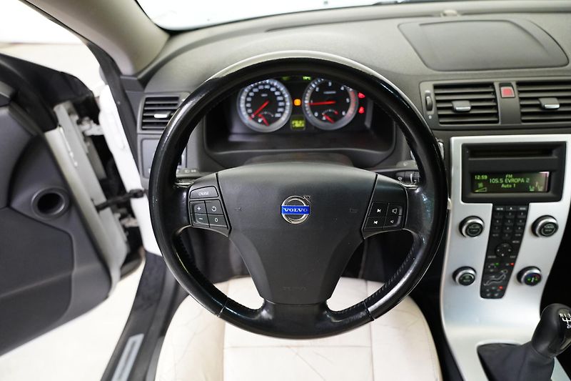 Volvo C70 - fotka 17 z 21