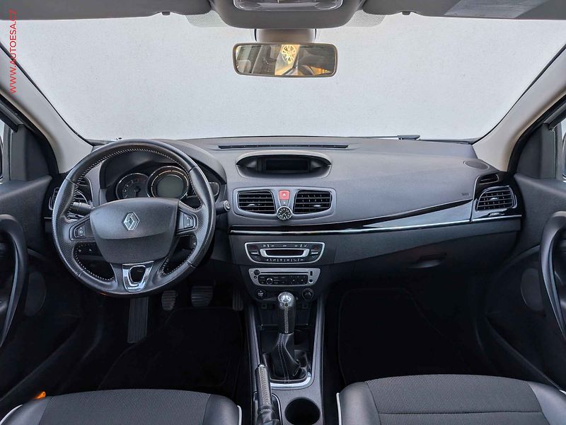 Renault Fluence (2014) 1.6 16V, ČR, AC, TZ - fotka 8 z 16