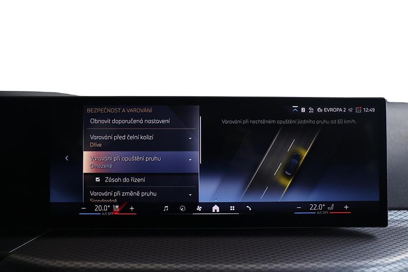 BMW Řada 3 320d xDrive Touring - fotka 14 z 27