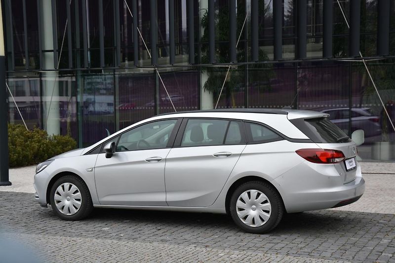 Opel Astra (2018) Combi 1.6 Cdti 81kw Enjoy 1 M - fotka 8 z 14