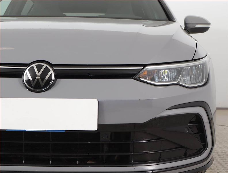 Volkswagen Golf (2021) R-Line 1.5 TSI, Kůže, Navi - fotka 16 z 20