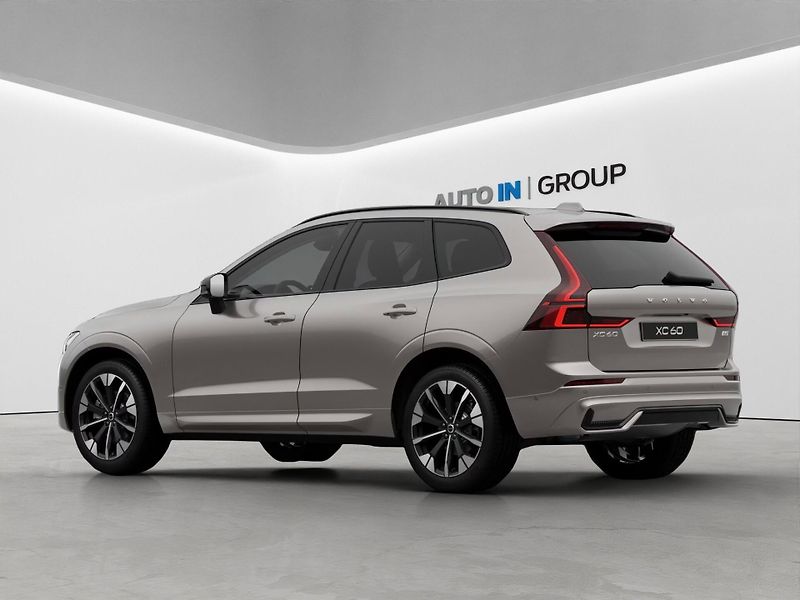 Volvo XC60 (2026) DARK B5 PLUS AWD,360° KAMERA - fotka 4 z 11
