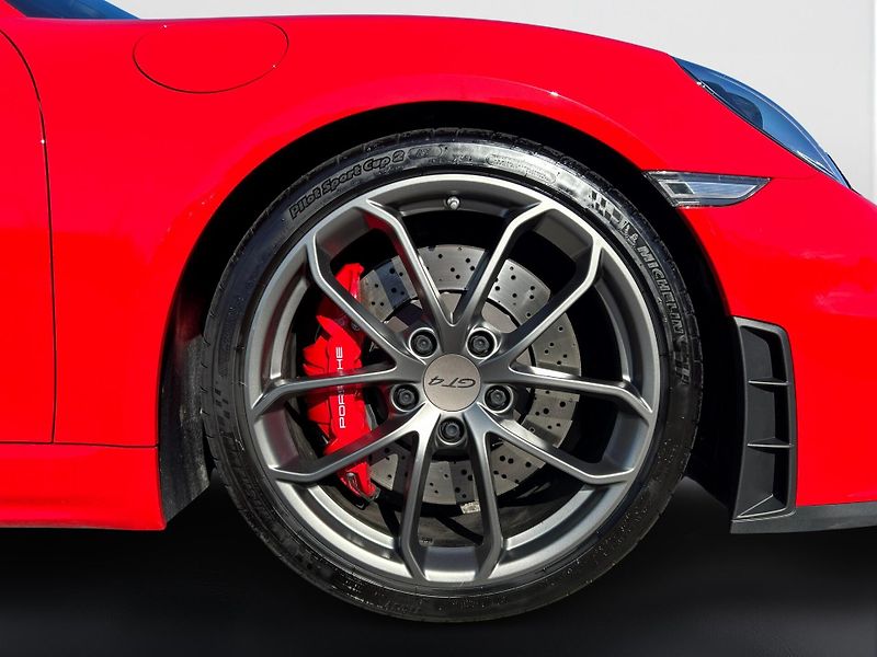 Porsche Cayman 718 GT4 - fotka 14 z 28