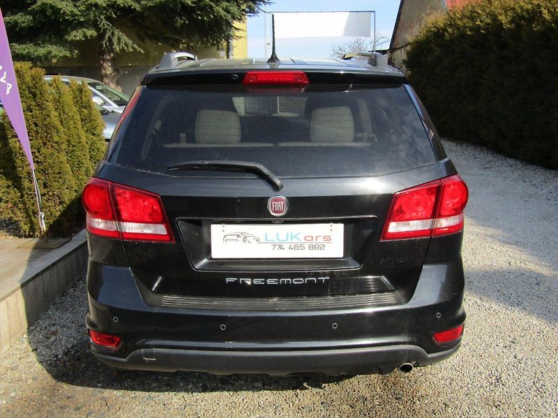 Fiat Freemont (2013) 2.0 JTD 100kW  7 MÍST - fotka 12 z 42