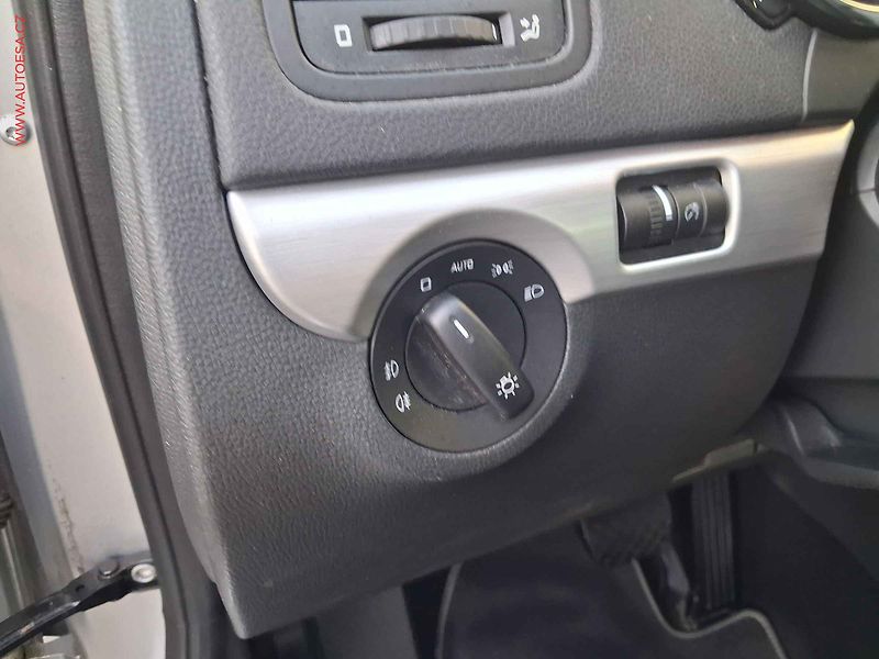 Škoda Yeti (2015) 1.2 TSi, Edition, DSG, bixen - fotka 15 z 18
