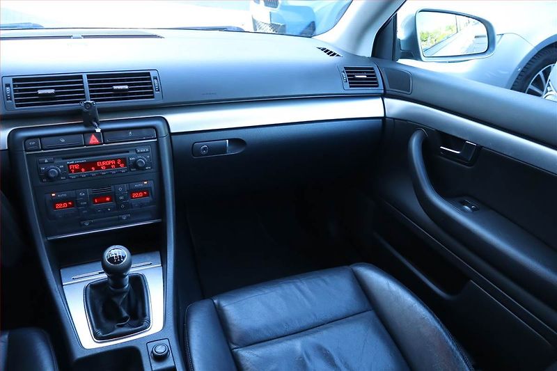 Audi A4 (2006) 2.0 TDI, po STK, jezdí výborně - fotka 8 z 17
