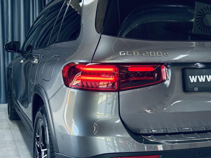 Mercedes-Benz GLB (2024) 200d*4M*AMG*OFF.ROAD*7MÍST*360 - fotka 9 z 49