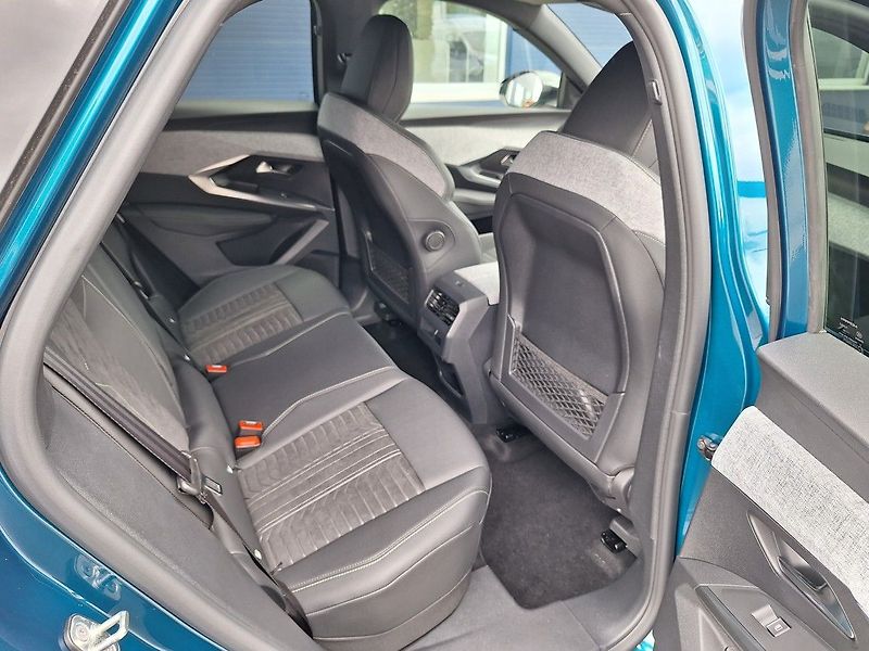 Peugeot 3008 (2026) GT Plug-in HYBRID 195 e-DCS7 - fotka 20 z 23