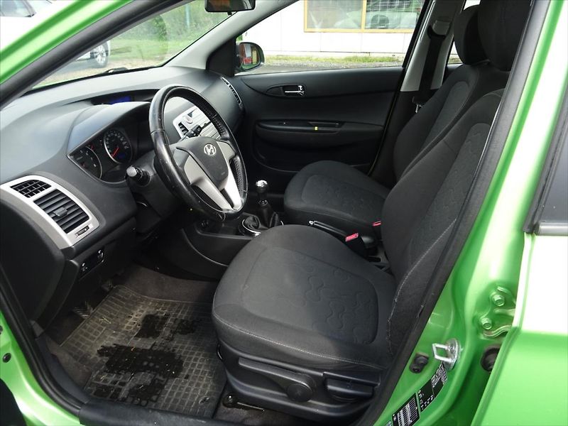 Hyundai i20 1,3 57 kW - fotka 11 z 29