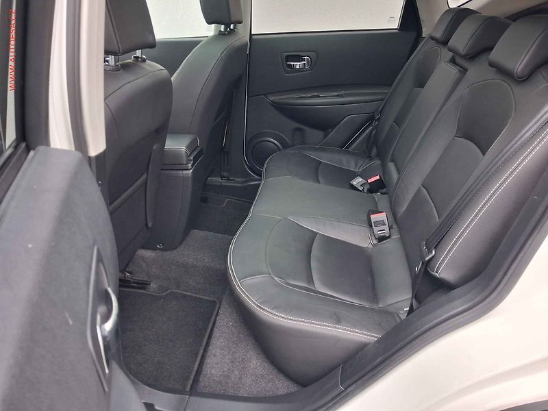 Nissan Qashqai (2012) 2.0 4x4, Tekna, xenon, navi - fotka 10 z 19