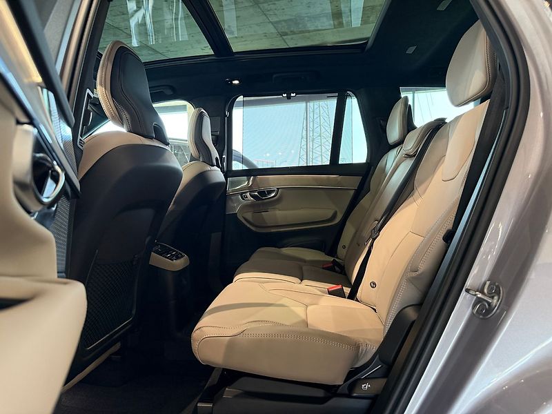 Volvo XC90 T8 Ultra Dark, Bowers, Tažné - fotka 34 z 41
