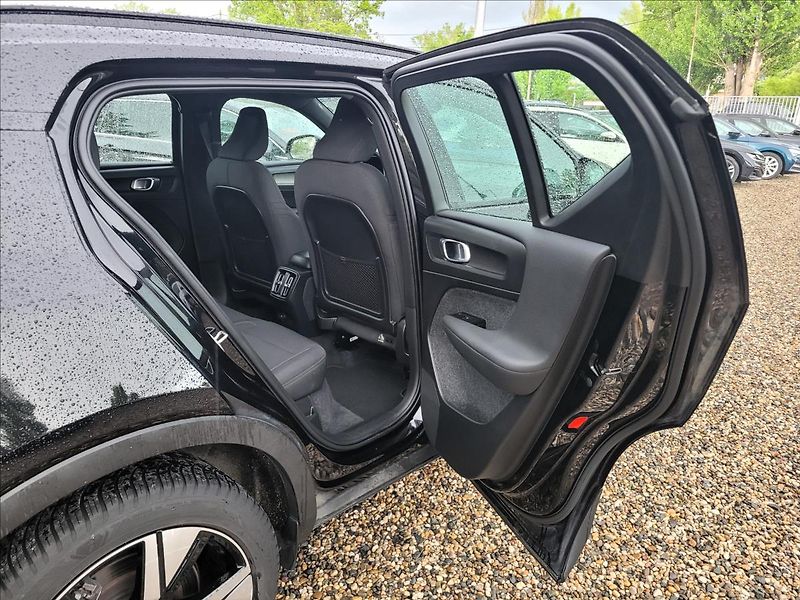 Volvo XC40 TWIN PLUS 408 PS,4X4,78KWh - fotka 15 z 50