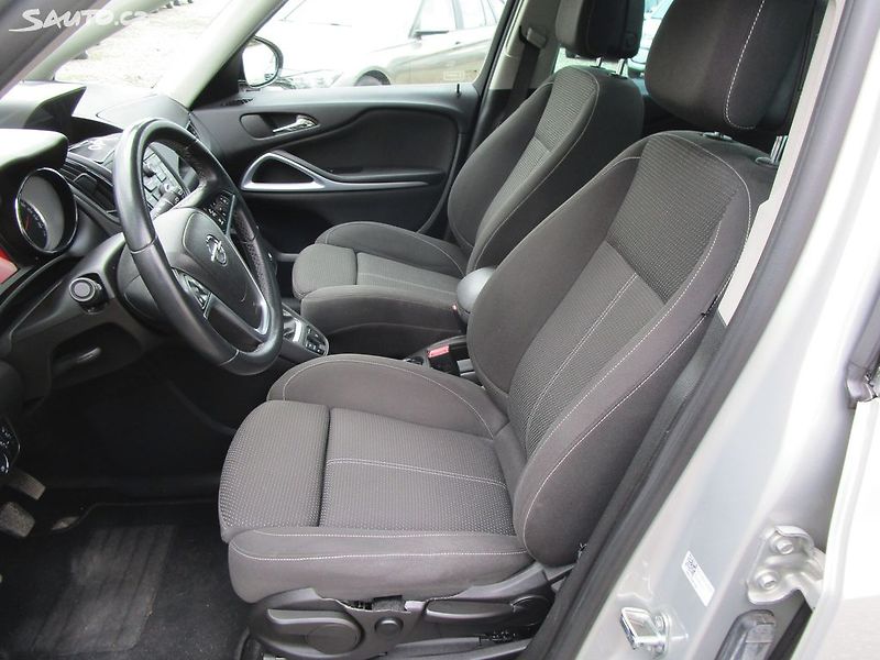 Opel Zafira 1,6D-100KW-NOVÁ STK - fotka 14 z 24