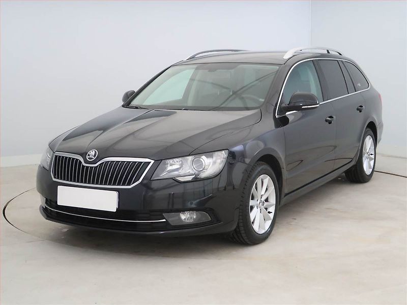 Škoda Superb (2013) Ambition 1.6 TDI, Serv.kniha - fotka 2 z 18