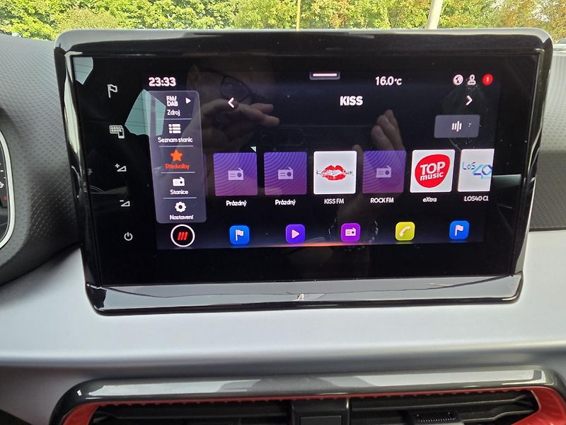 Seat Arona (2025) 1.0 TSi 115 FR MAN6 - fotka 18 z 28
