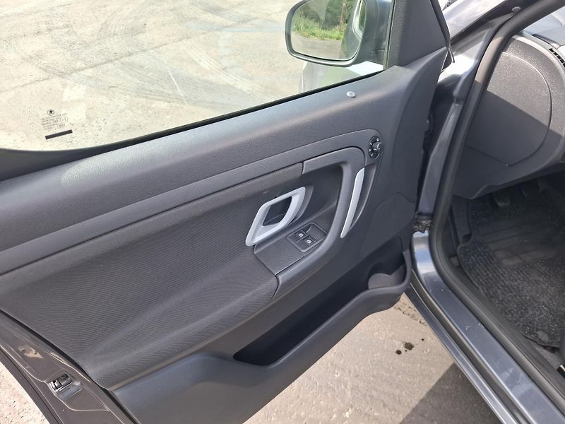 Škoda Roomster (2009) 1.4 16v 63kW,klima,stk 2028 ! - fotka 7 z 18