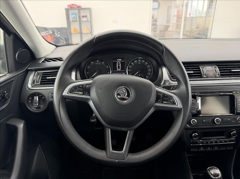 Škoda Rapid 1,2 TSI NAVI,Climatronic - fotka 15 z 28