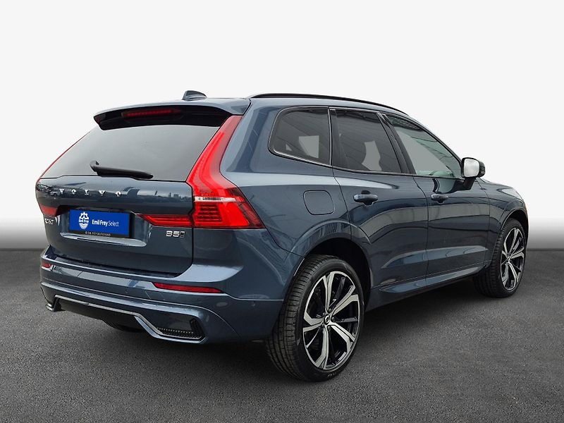 Volvo XC60 B5 AWD Ultra Dark VZDUCH TAŽNÉ - fotka 2 z 15