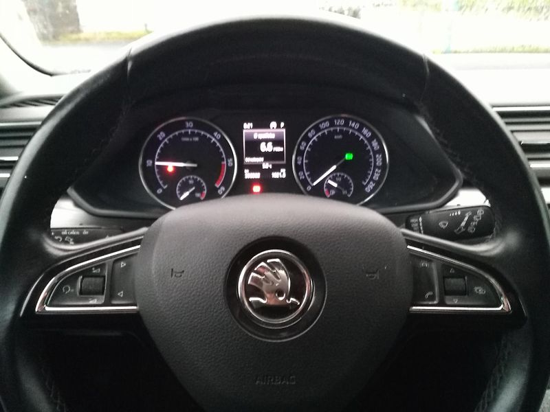 Škoda Superb 2,0 TDI 4x4 /140 kW/ - fotka 22 z 40