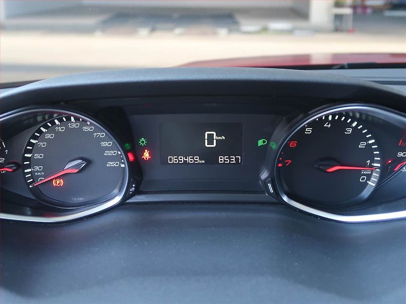 Peugeot 308 (2018) 1.2 PureTech, ČR,1.maj - fotka 11 z 16