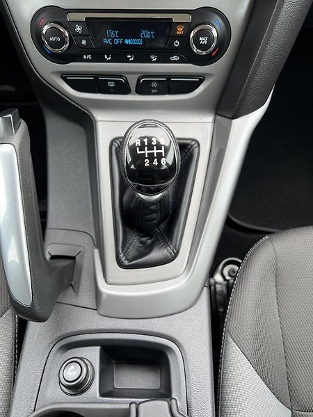 Ford Focus 1.0i KLIMATIZACE ALU PŮVOD ČR - fotka 22 z 37