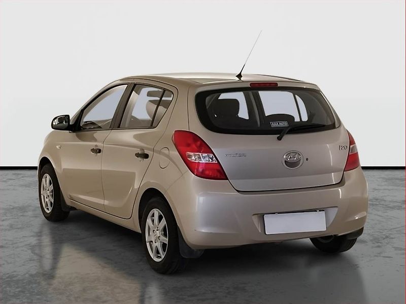 Hyundai i20 (2012) 1.2, Serv.kniha, po STK, Tažné - fotka 4 z 16