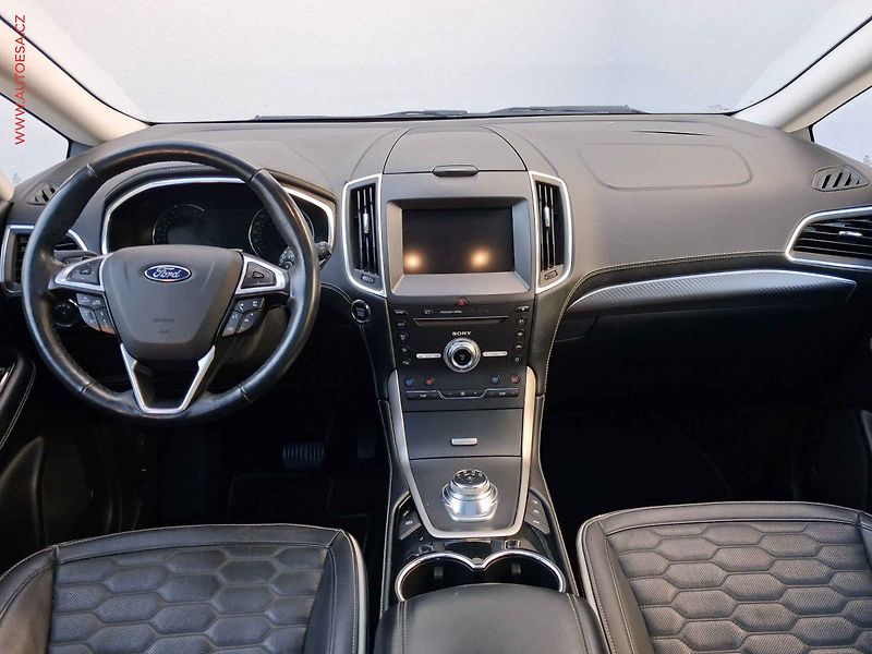 Ford S-MAX (2019) 2.0TDi 4x4, Vignale, AT, LED - fotka 8 z 18