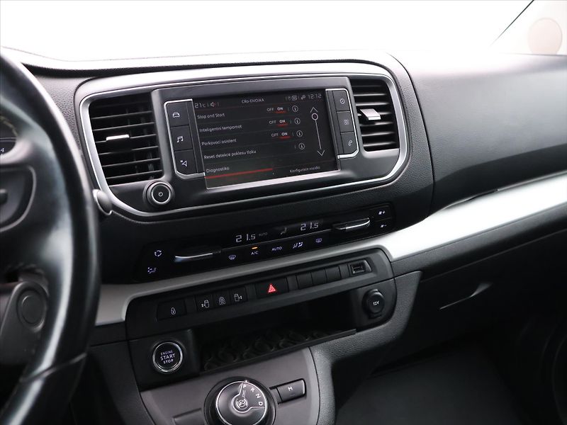 Citroën SpaceTourer 2,0 HDI 130kW Shine CZ DPH - fotka 26 z 38