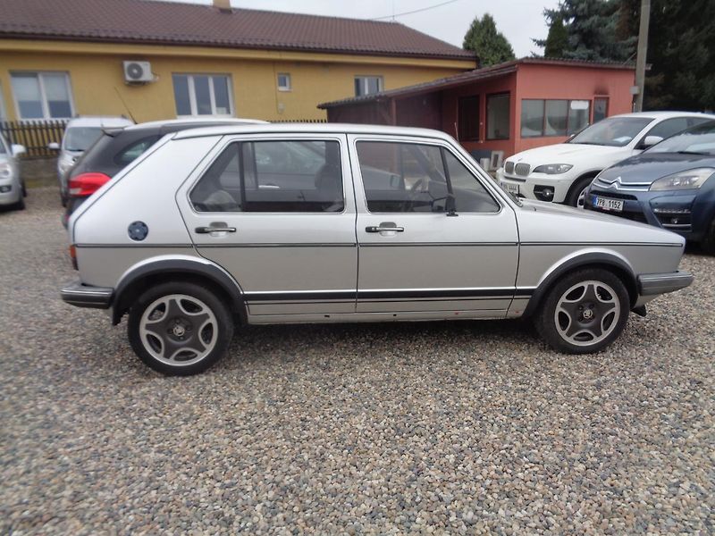 Volkswagen Golf 1,6 GX   Diesel - fotka 3 z 12