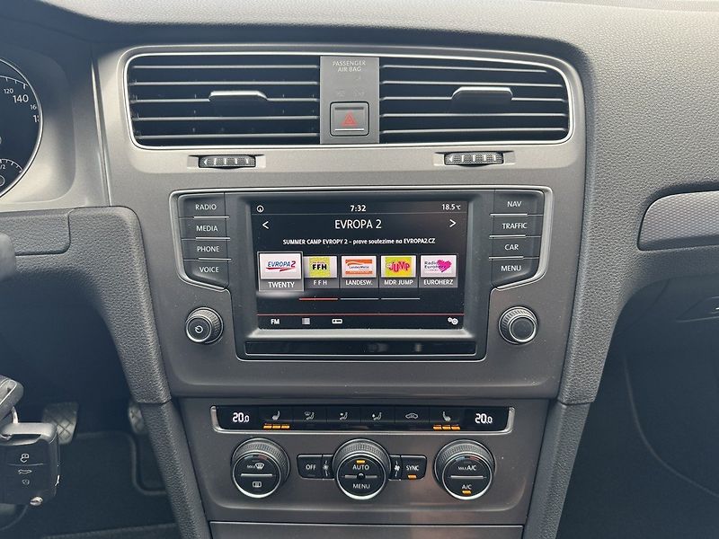 Volkswagen Golf (2016) 1.4TSi Lounge Navi Digi Klima - fotka 9 z 49