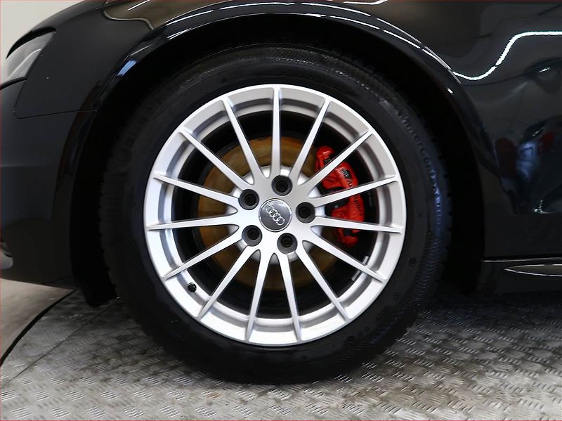 Audi A4 (2011) 1.8 TFSI, Serv.kniha, Xenony - fotka 14 z 17