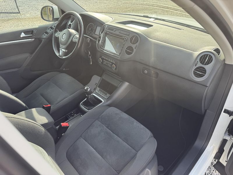 Volkswagen Tiguan 1.4TSi. Rezervace  - fotka 37 z 67