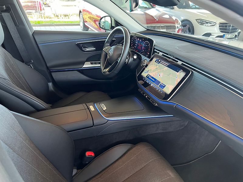 Mercedes-Benz Třídy E 220 d - fotka 11 z 13
