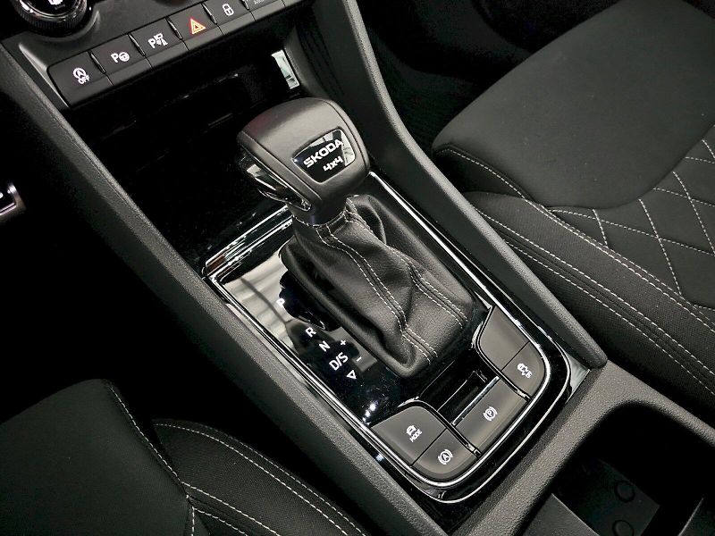 Škoda Karoq (2025) 2.0TDi 4X4 DSG SPORTLINE WEBAS - fotka 21 z 32