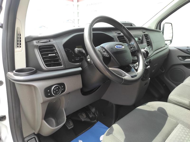 Ford Transit Custom 2.0EcoBlue mHev, L2, 6 míst,TZ - fotka 12 z 42