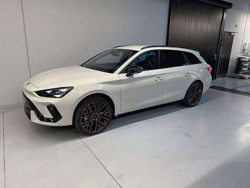 Cupra Leon (2026) SP 2.0 TSI 204k DSG 4WD - fotka 2 z 18