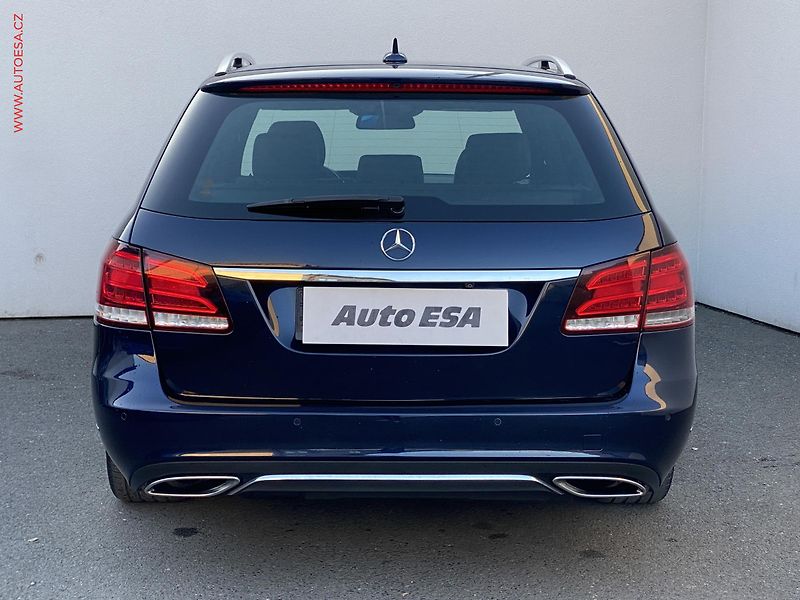 Mercedes-Benz Třídy E (2015) 3.0 CDi E350 4M, Avantgarde - fotka 5 z 21