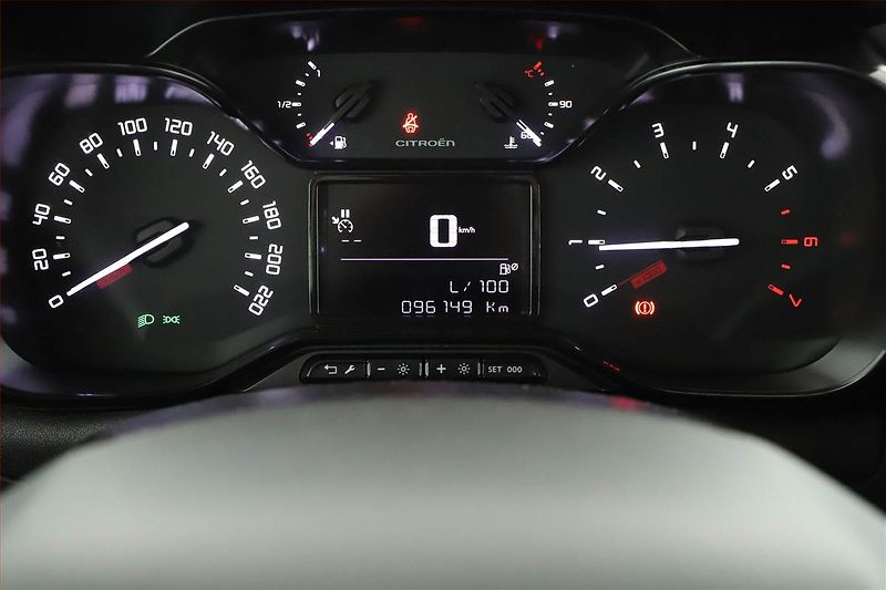 Citroën C3 (2020) 1.2 PureTech, Tempomat - fotka 8 z 17