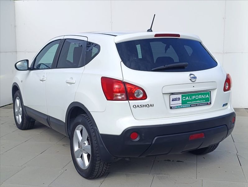 Nissan Qashqai 1,5 DCi Navi Kamera Panorama - fotka 10 z 31