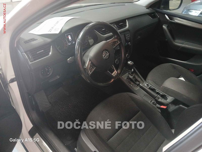 Škoda Octavia (2015) 2.0 TDI, ČR - fotka 3 z 3