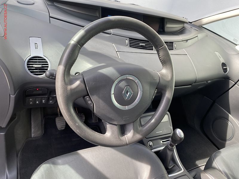 Renault Espace (2010) 2.0dCi, Navi, panorama - fotka 12 z 20
