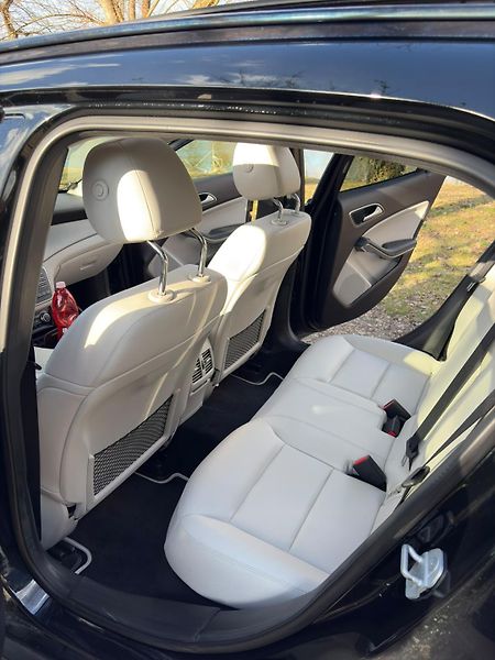 Mercedes-Benz GLA (2014) 220 CDI 4MATIC  - fotka 11 z 20