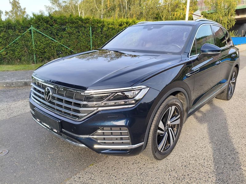 Volkswagen Touareg (2022) 3,0 TDI Individual 210 KW - fotka 2 z 40