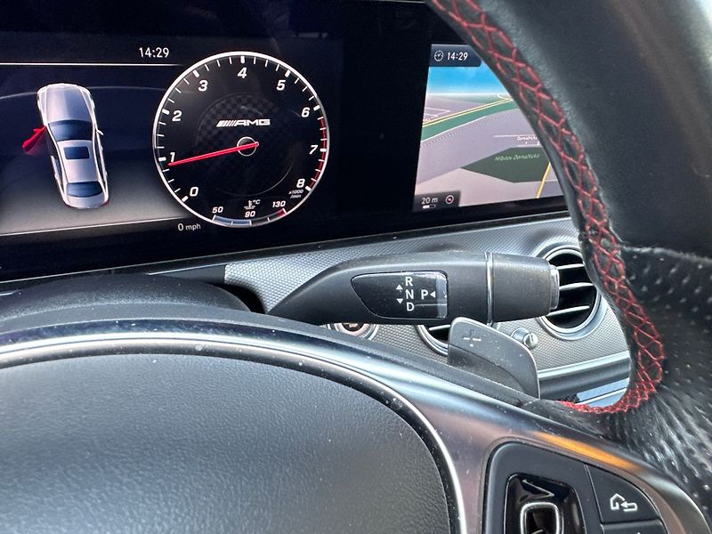 Mercedes-Benz Třídy E E43 AMG 4MATIC - fotka 20 z 21